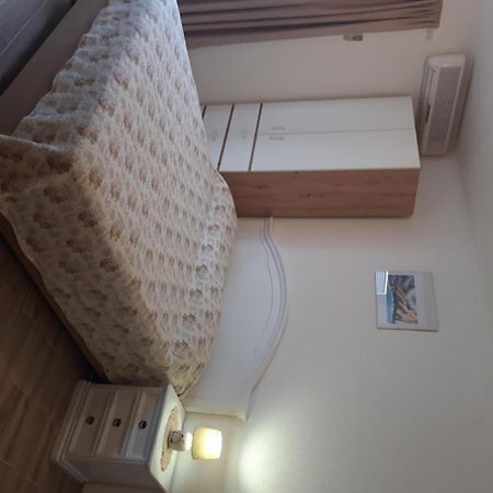 Rooms Nikola Tučepi Buitenkant foto