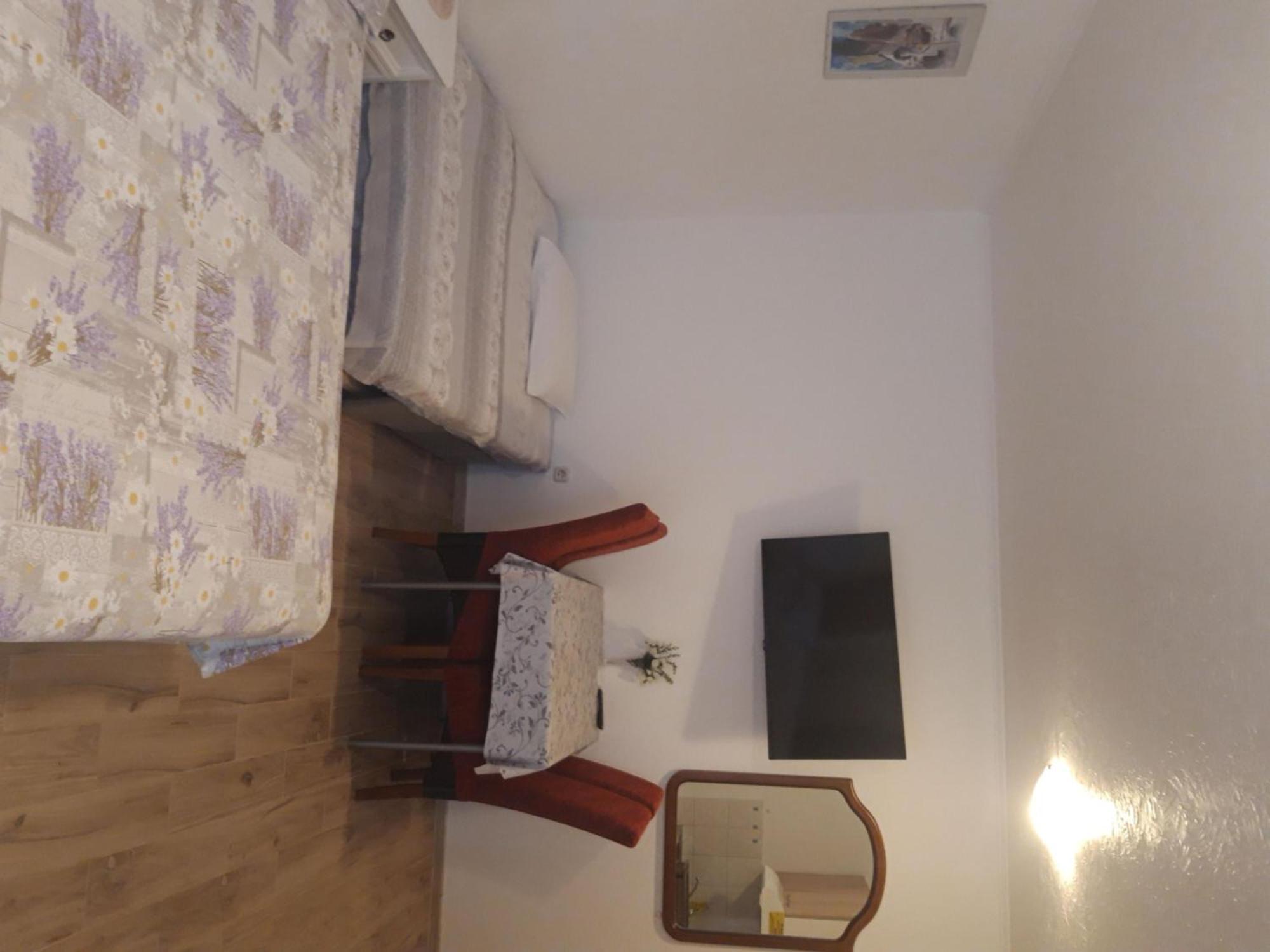 Rooms Nikola Tučepi Buitenkant foto